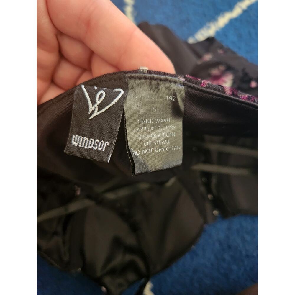 Windsor Women's Velvet Floral Black Corset Small - Picture 5 of 5